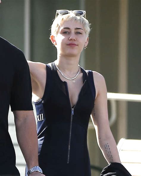 miley cyrus booty pictures